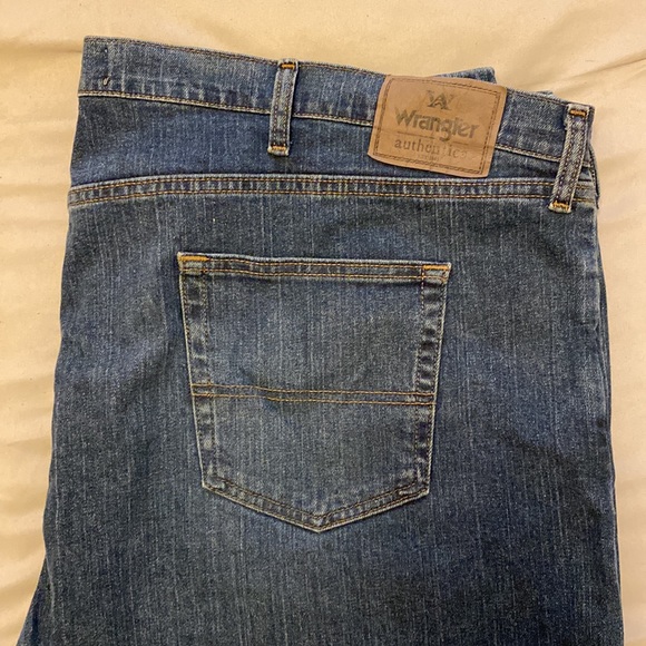 Wrangler Authentics Men's Big & Tall Classic 5-Pocket Regular Fit Jean - Picture 6 of 7